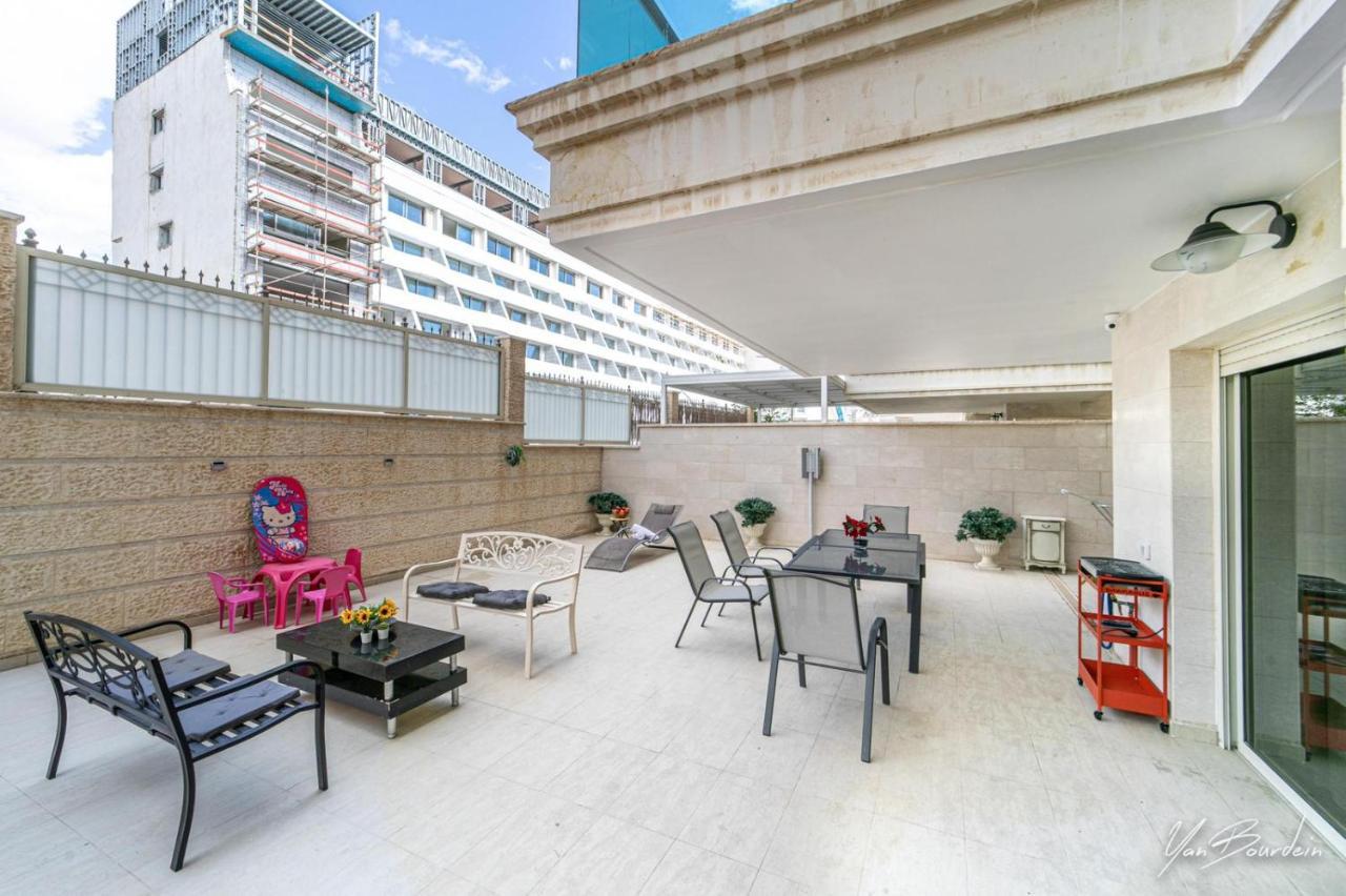 Appartement Milana'S Deluxe With Big Patio And Pool à Eilat Extérieur photo