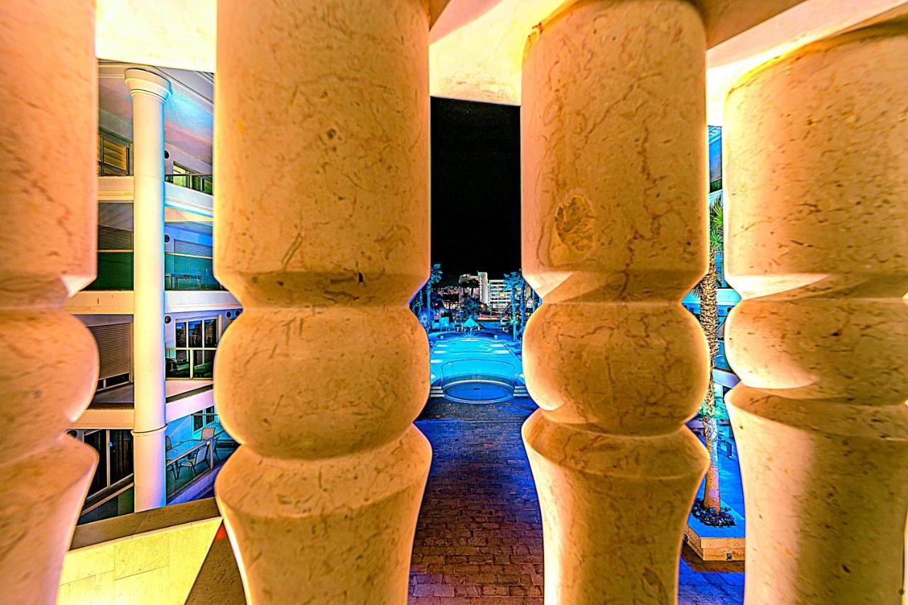 Appartement Milana'S Deluxe With Big Patio And Pool à Eilat Extérieur photo
