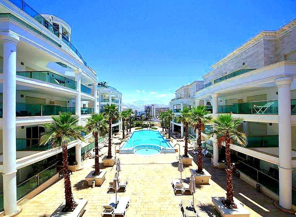 Appartement Milana'S Deluxe With Big Patio And Pool à Eilat Extérieur photo
